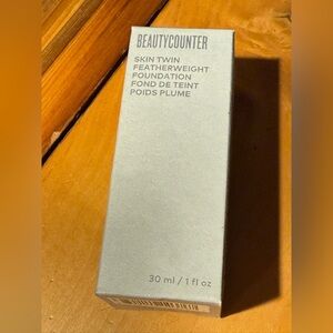 Beautycounter Skin Twin Featherweight Foundation